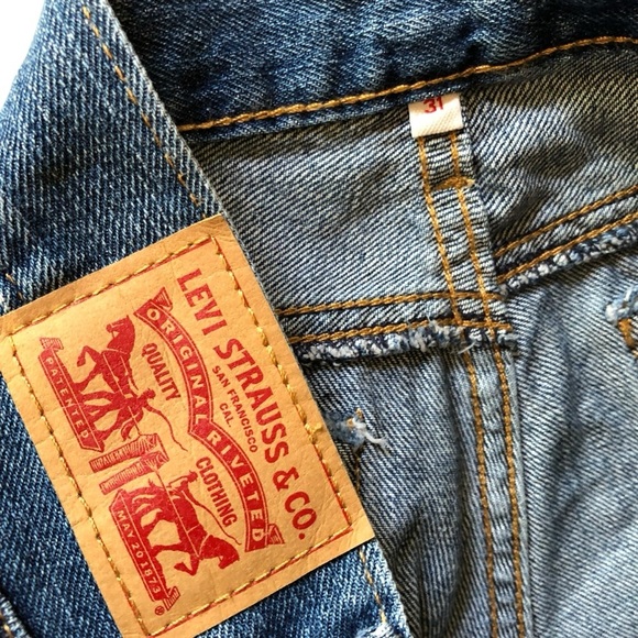 Levi’s Studded Cutoff Denim Shorts Size 31 - Picture 9 of 12